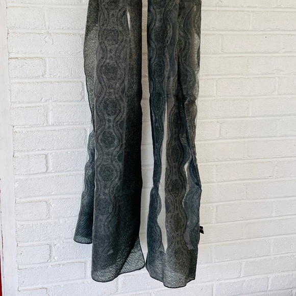 SAACHI Charcoal Gray Wave Pattern Acrylic, Polyester, and Wool Blend Scarf - Picture 11 of 12